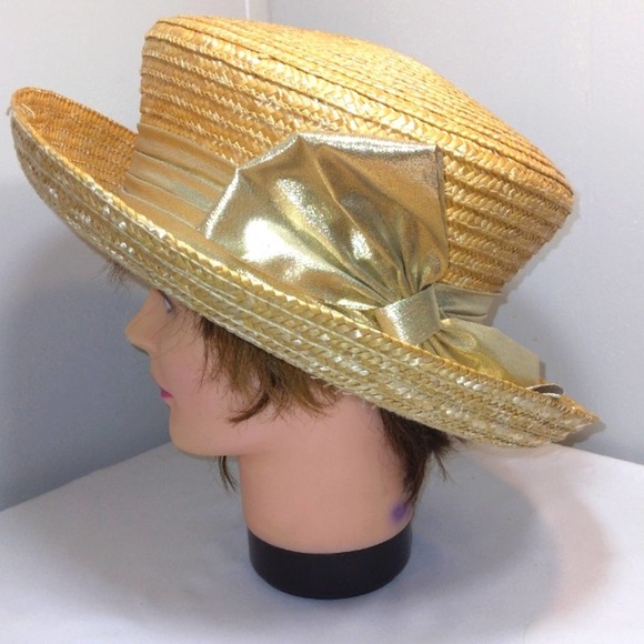 NWOT Adorable Summer 100% Straw 👒 with gold Bow accent - Picture 2 of 12